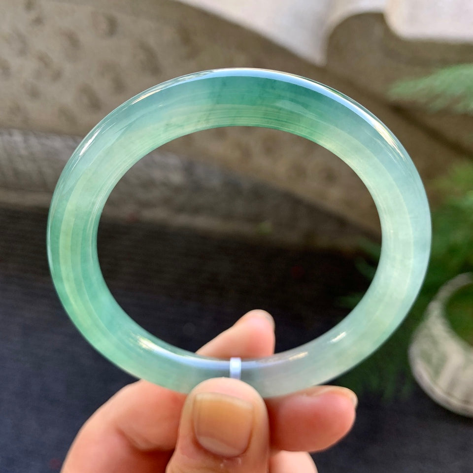 糯冰晴水飘花圆条手镯（53.8mm）（yc028508）