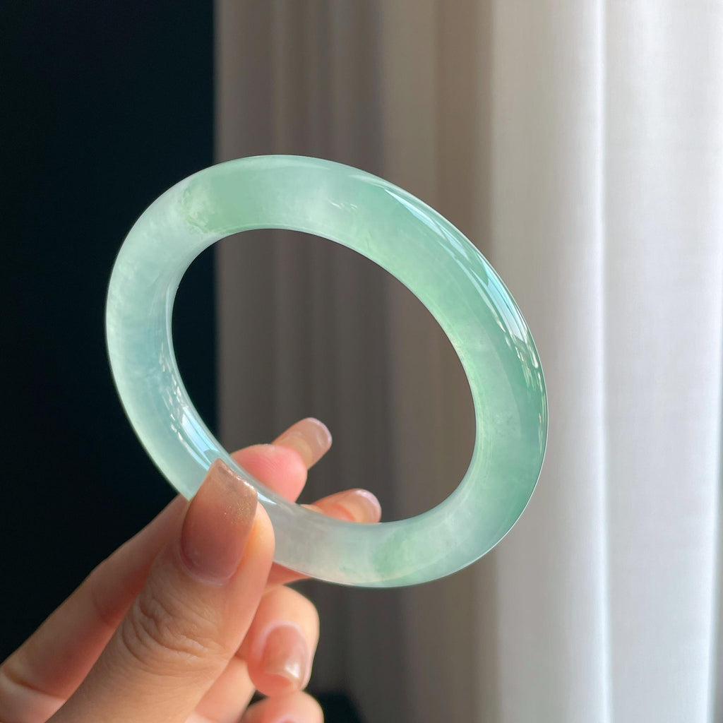 冰种晴绿底翡翠圆条手镯（54.7mm）（yc376748）