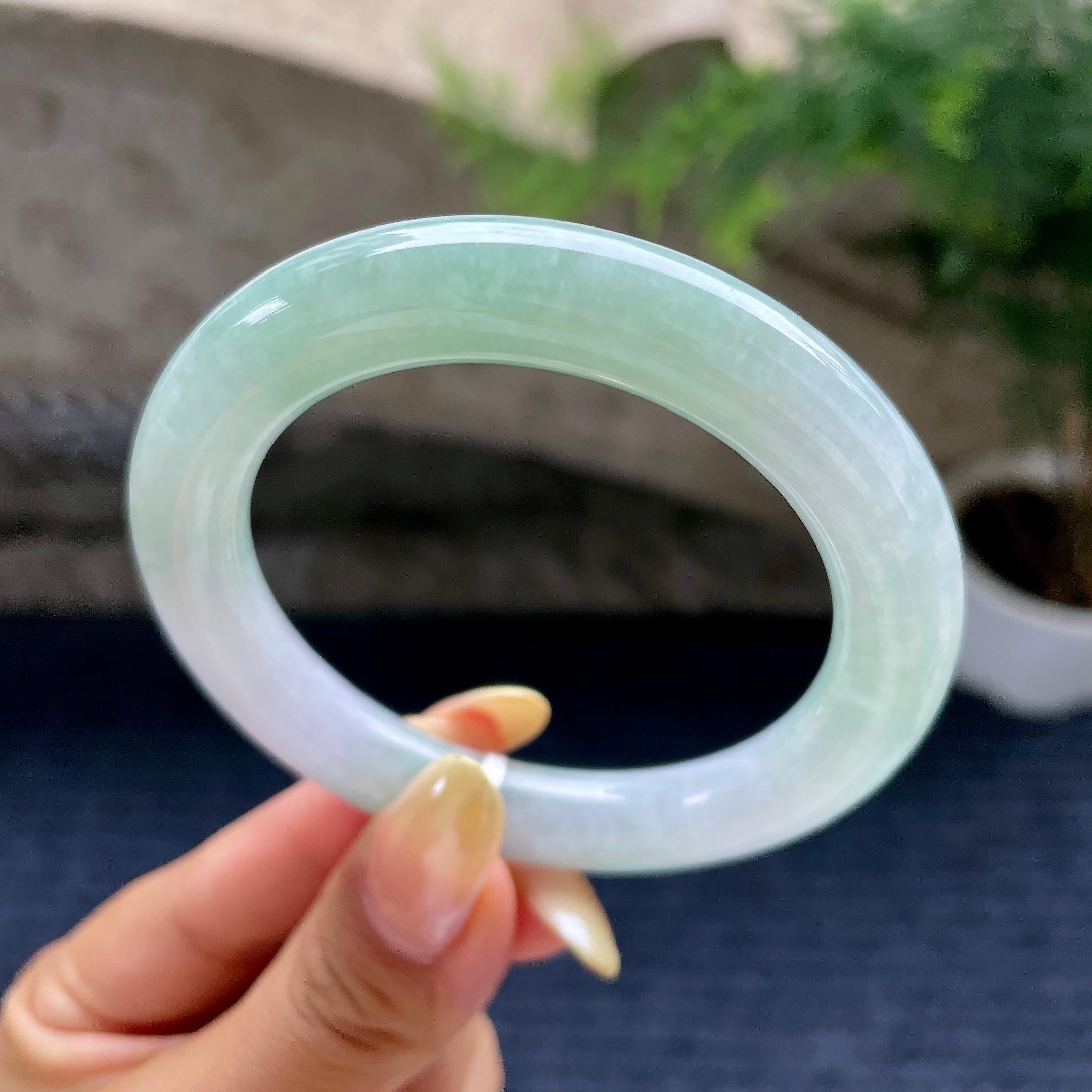 小圈口 细糯种带底色圆条手镯53.8圈 天然缅甸A货翡翠（yc489138）