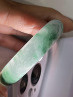 小圈口    细糯种飘绿贵妃手镯     52.4圈     天然缅甸A货翡翠（yc408853）