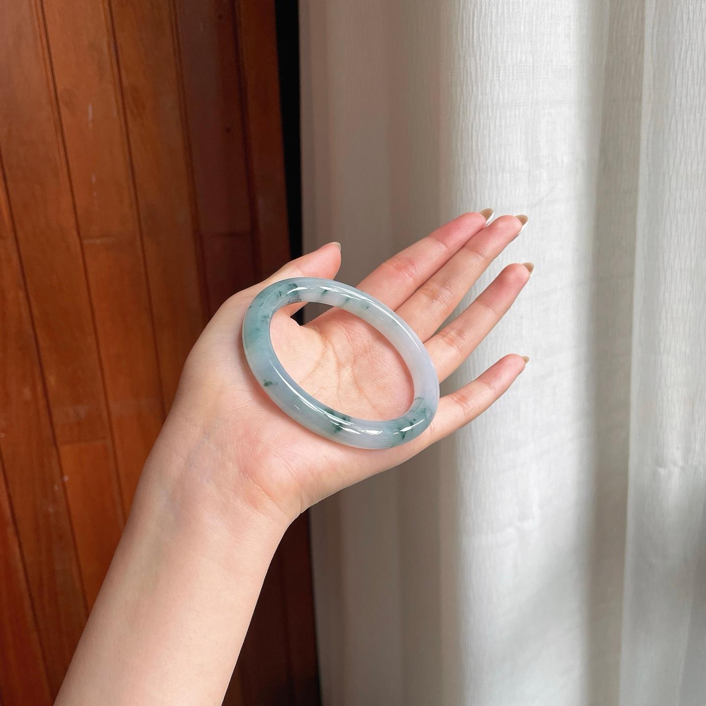 糯冰飘花翡翠圆条手镯（56.7mm)（yc374784）