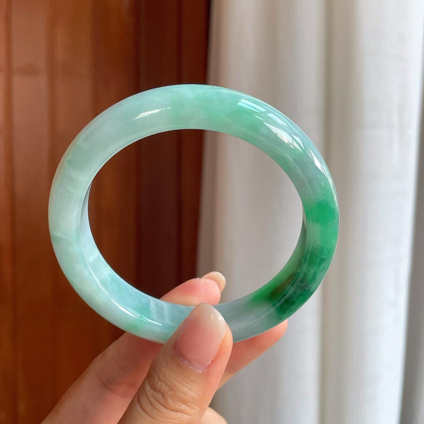 糯冰带色翡翠平安镯（60.8mm）（yc400169）