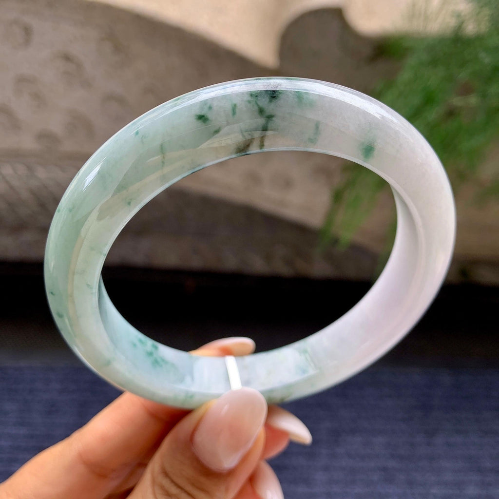 大圈口     细糯种飘花正圈平安镯     63.1圈     天然缅甸A货翡翠（yc408847）