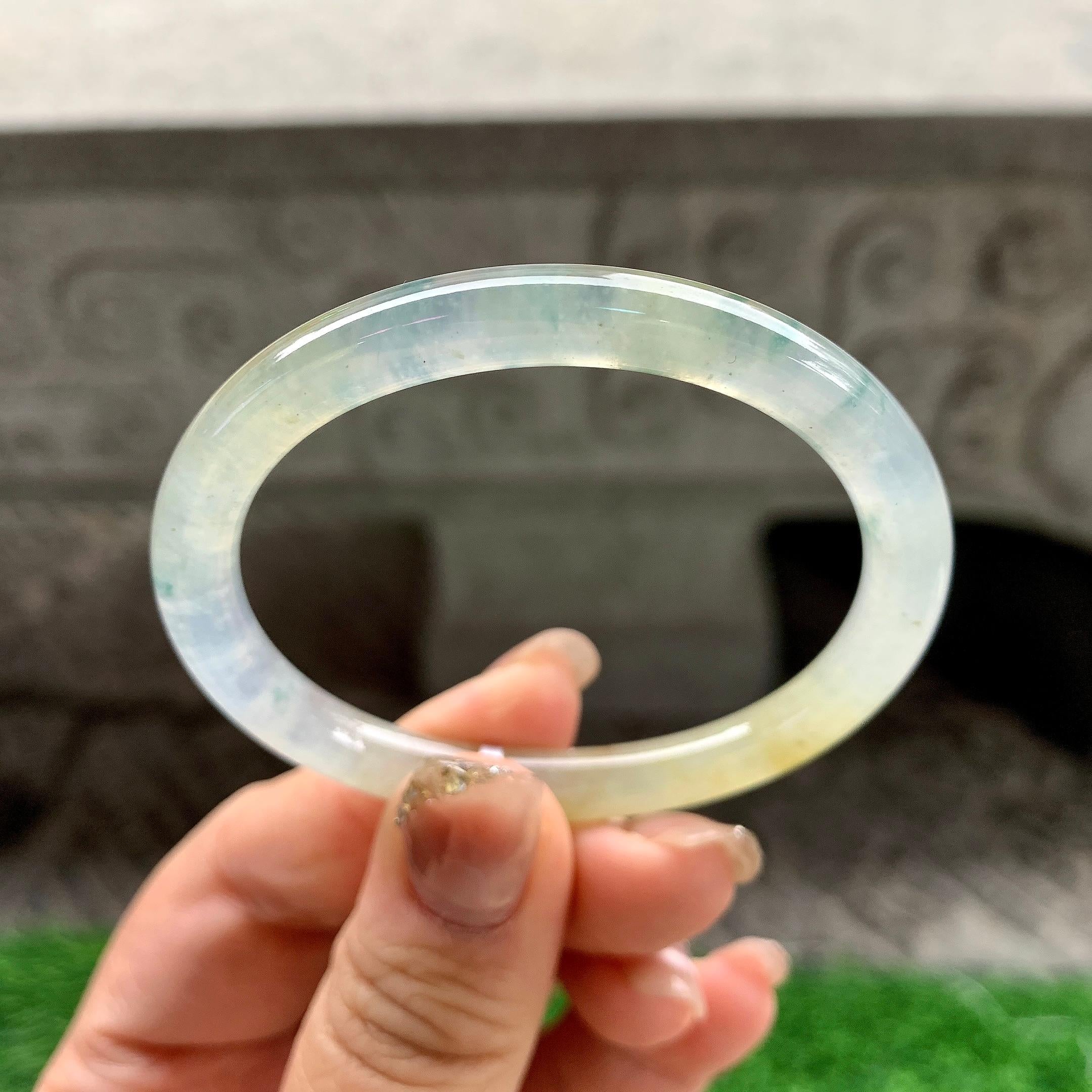 糯冰种黄翡飘花圆条贵妃手镯（51mm）（yc288710）