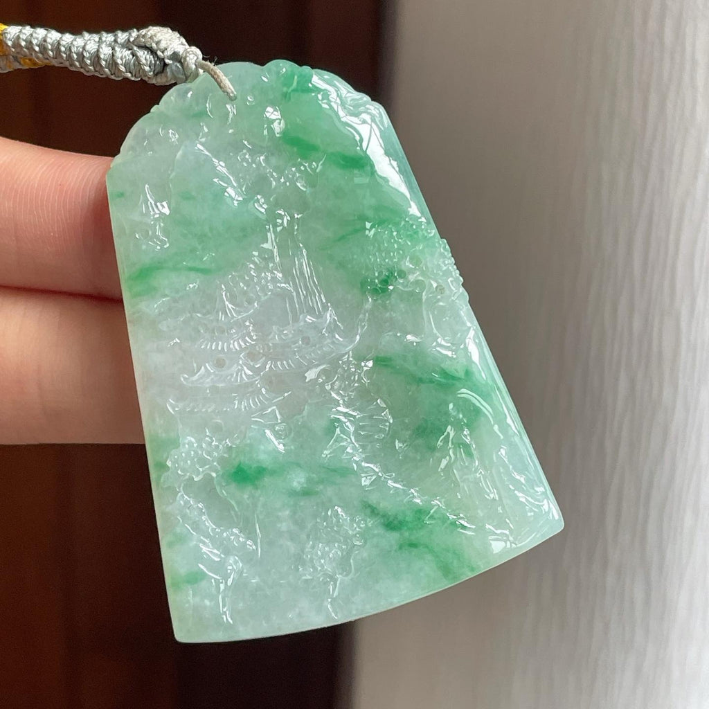 糯冰飘绿花翡翠山水牌（yc260377）