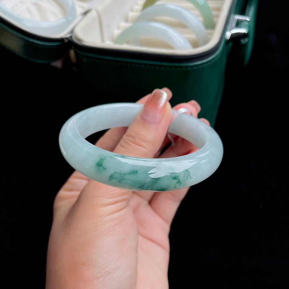 糯冰飘蓝花正圈翡翠手镯（57mm）（yc017164）