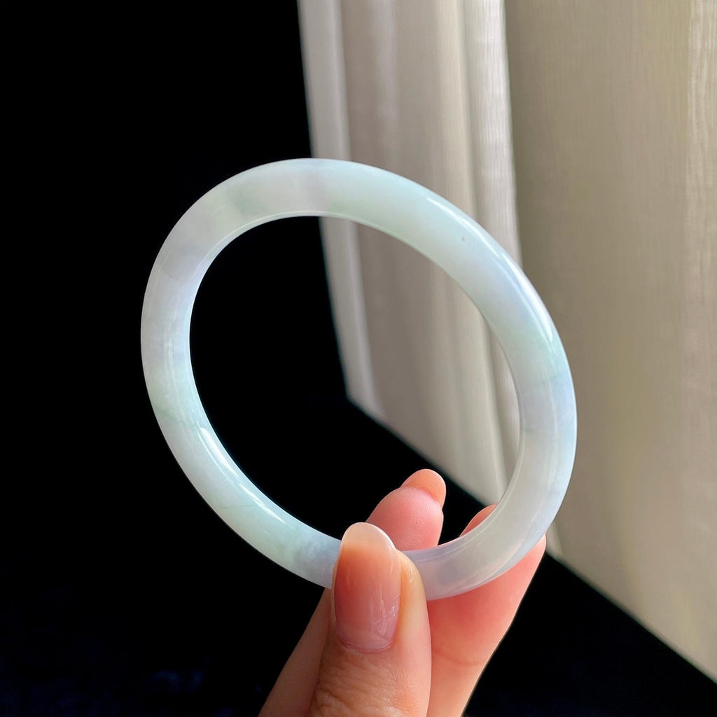 糯冰淡春底翡翠圆条手镯（56.3mm)（yc342195）