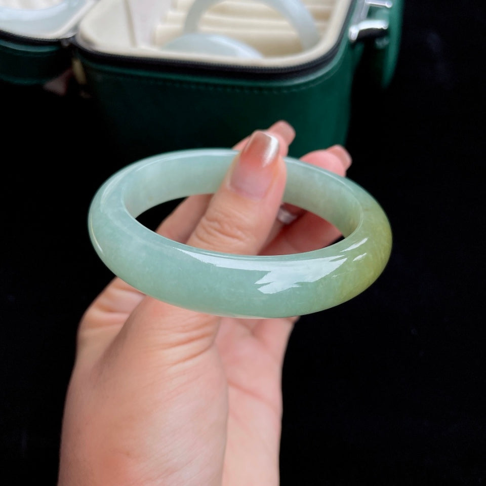 糯冰晴底飘黄正圈翡翠手镯（56.7mm）（yc017163）