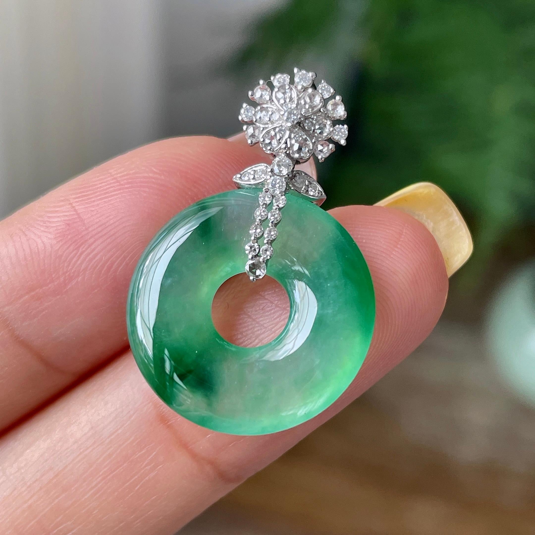 18k金钻镶糯冰种飘绿花平安扣吊坠    天然缅甸A货翡翠（yc358890）
