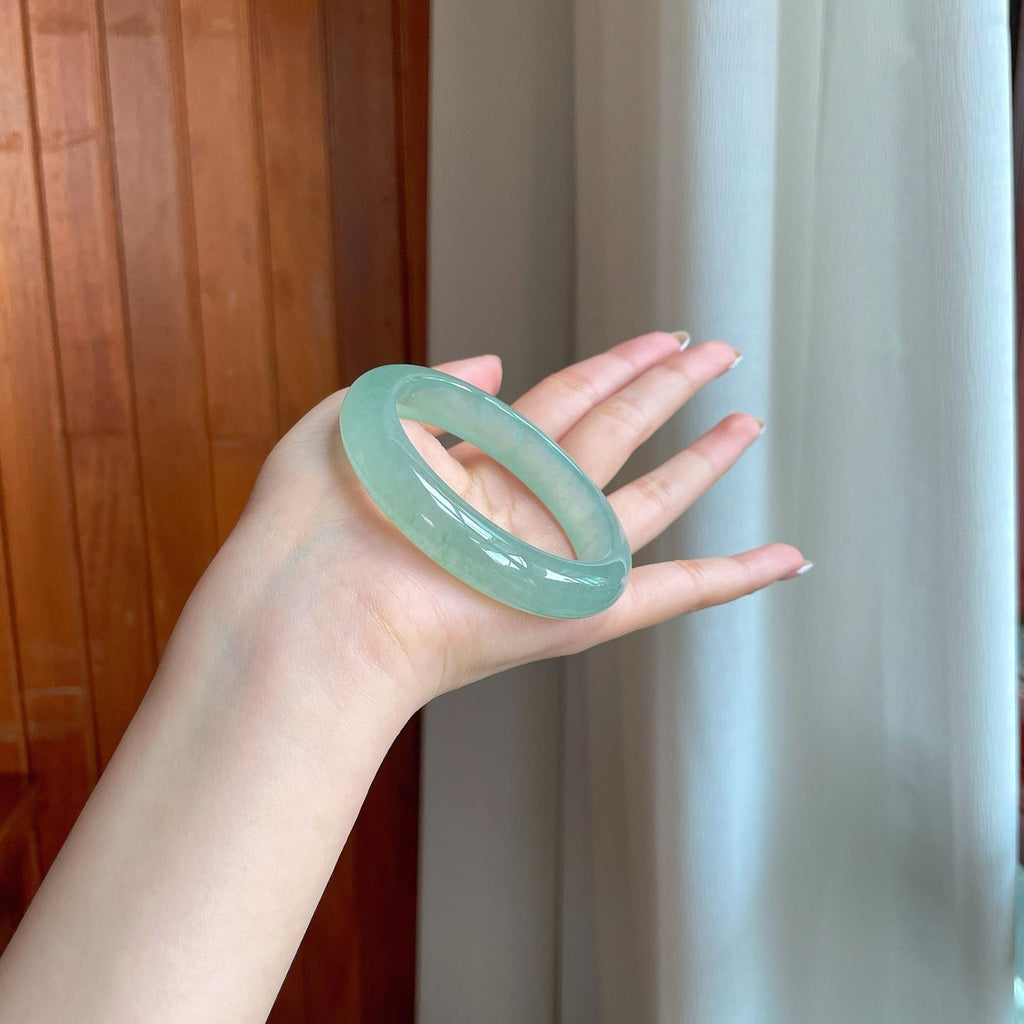 冰种晴绿翡翠平安镯（57mm)（yc379995）