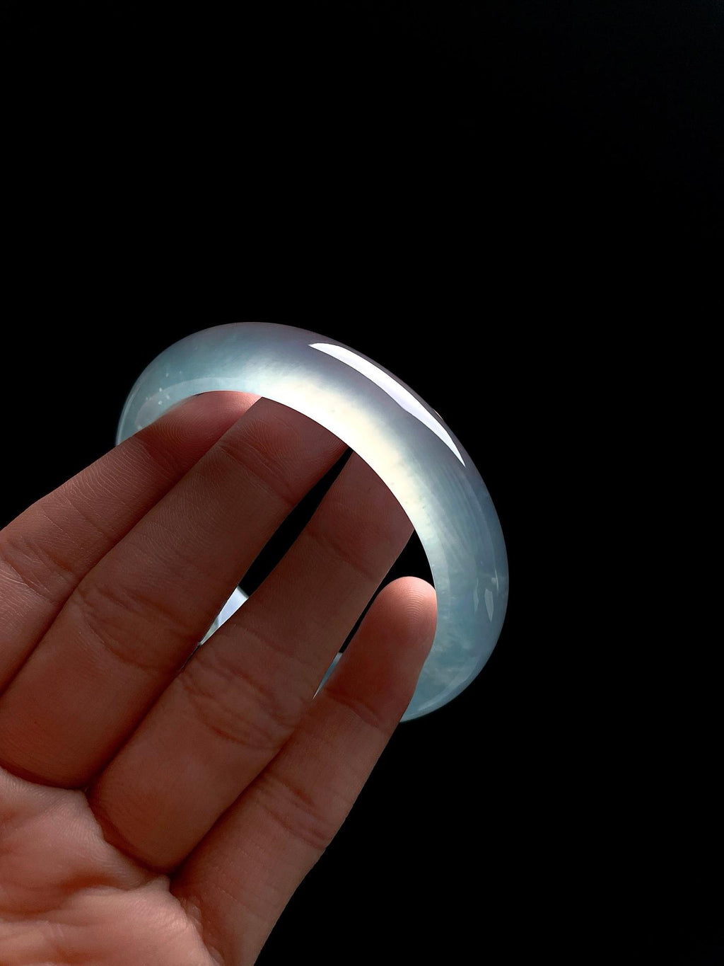 冰玻种淡底色翡翠平安镯（54.8mm）（yc278756）