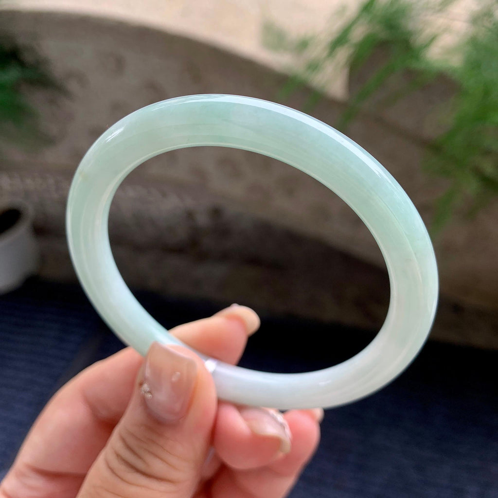 细糯种淡晴底圆条手镯 57圈口 天然缅甸A货翡翠（yc460742）