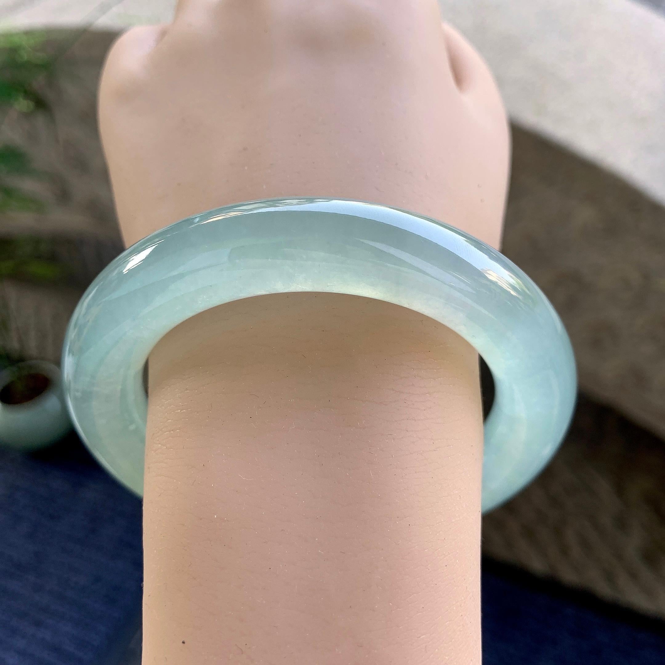 冰种淡蓝底圆条手镯（58.5mm）（yc249474）