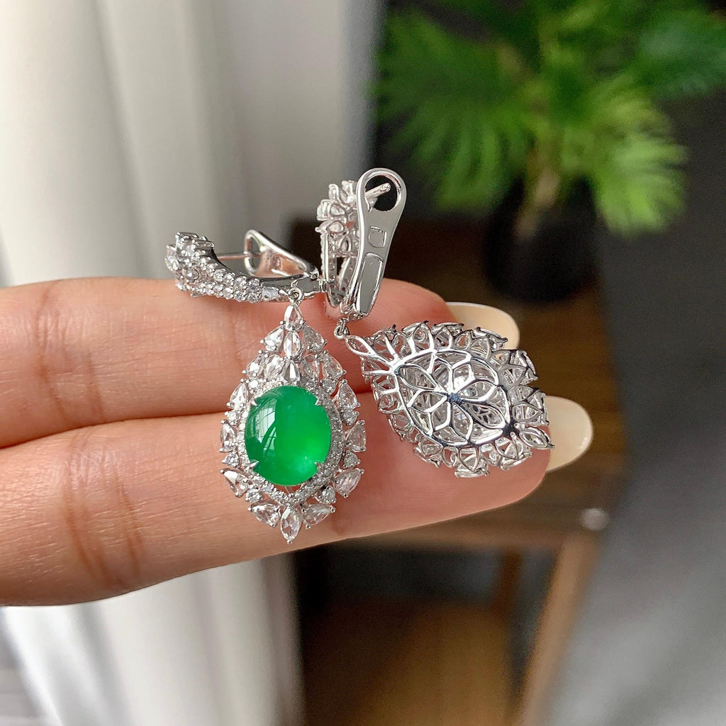 18K金钻镶冰种满绿蛋面耳坠（yc252293）