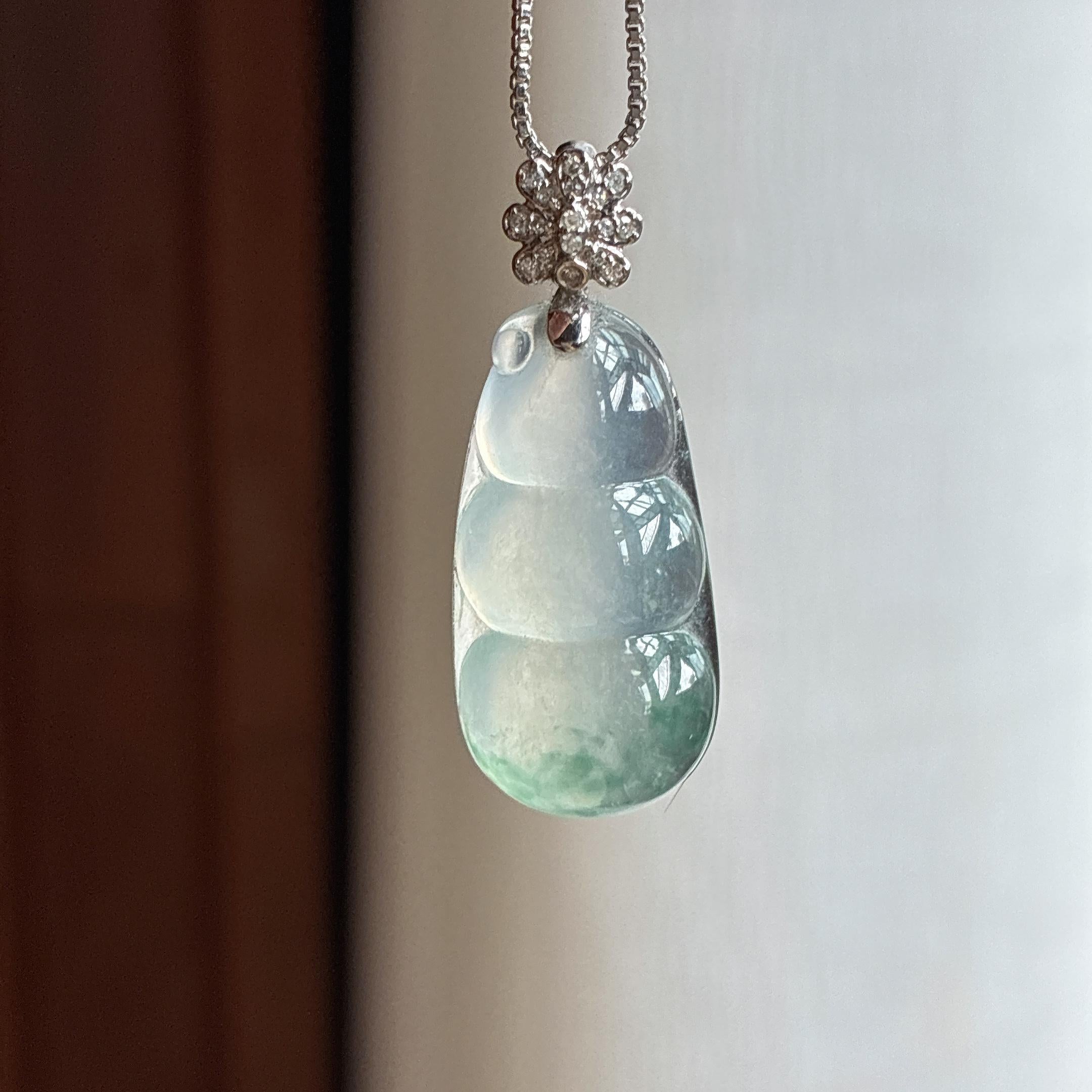 18k金扣头冰种飘花翡翠豆子（yc439653）