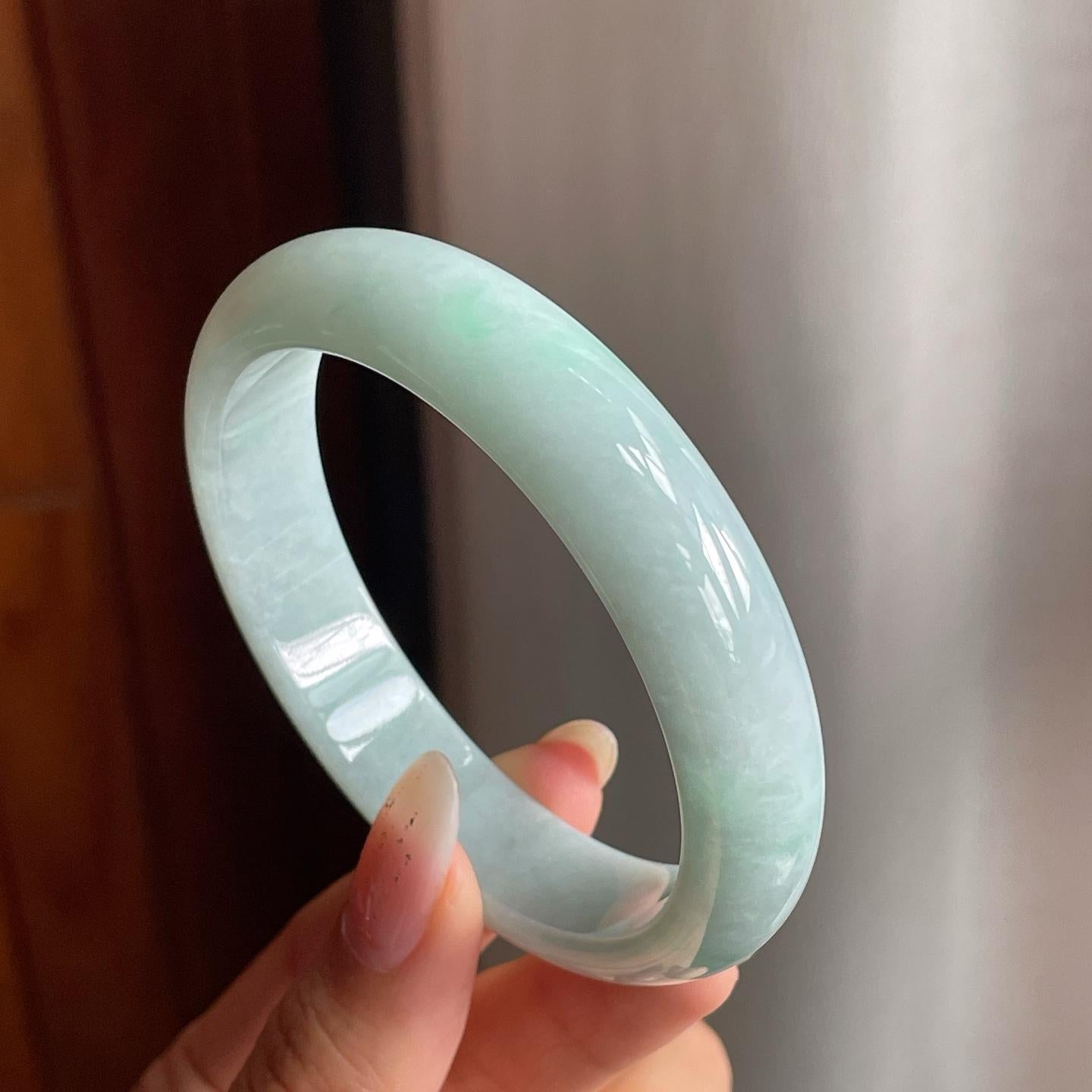 糯冰种淡晴底带色翡翠平安镯（57mm)（yc217412）
