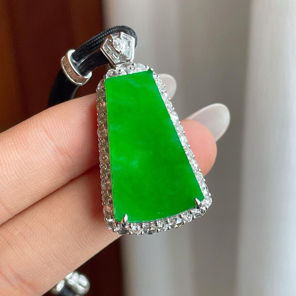 18k金镶糯冰种满绿翡翠无事牌（yc258422）