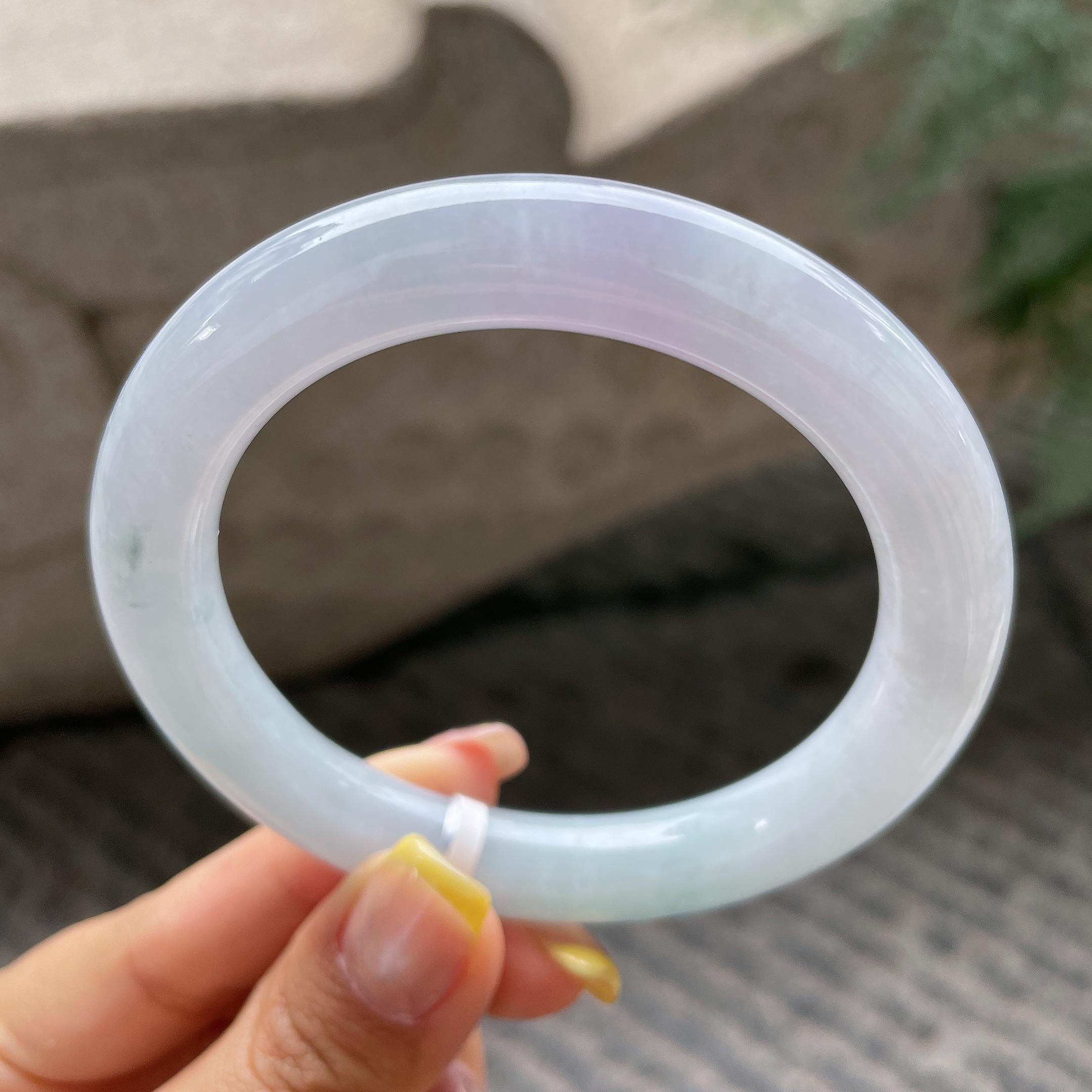 大圈口    细糯种淡春彩圆条手镯58.4圈     天然缅甸A货翡翠（yc366515）