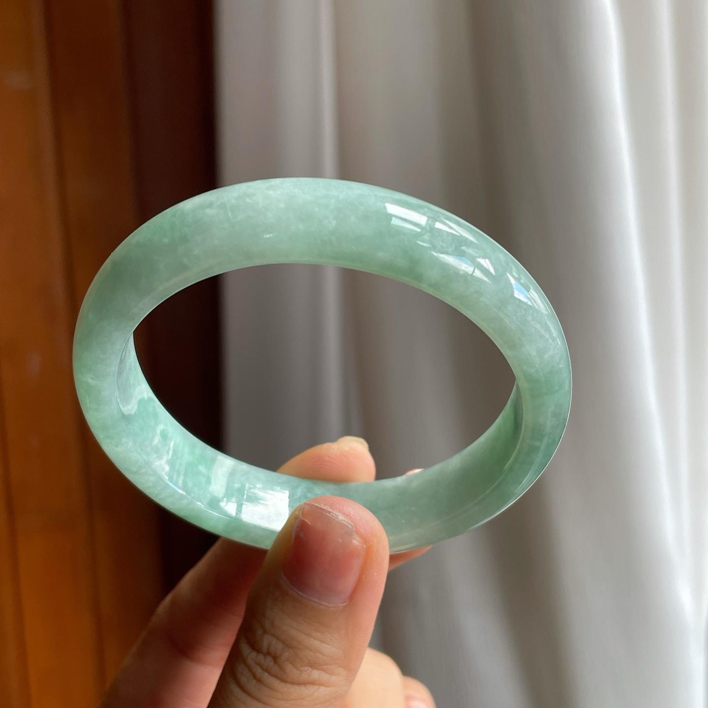 糯种带底色贵妃手镯（56.6mm）（yc216045）