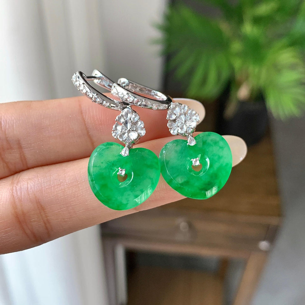 18K金钻镶糯冰种飘阳绿爱心耳坠（yc248200）