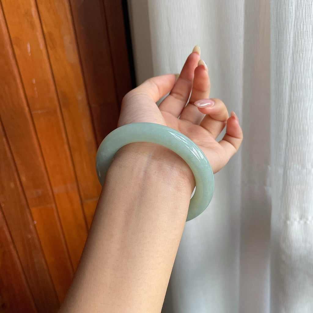 糯冰种晴底翡翠圆条手镯（55.7mm）（yc220879）
