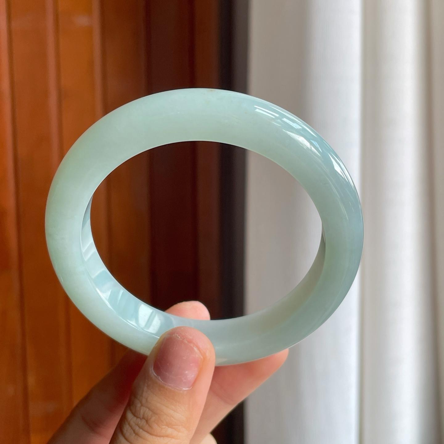 细糯冰淡底色翡翠平安镯（60mm）（yc221945）