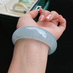 冰种蓝底飘花宽版正圈翡翠手镯（60.5mm）（yc017035）