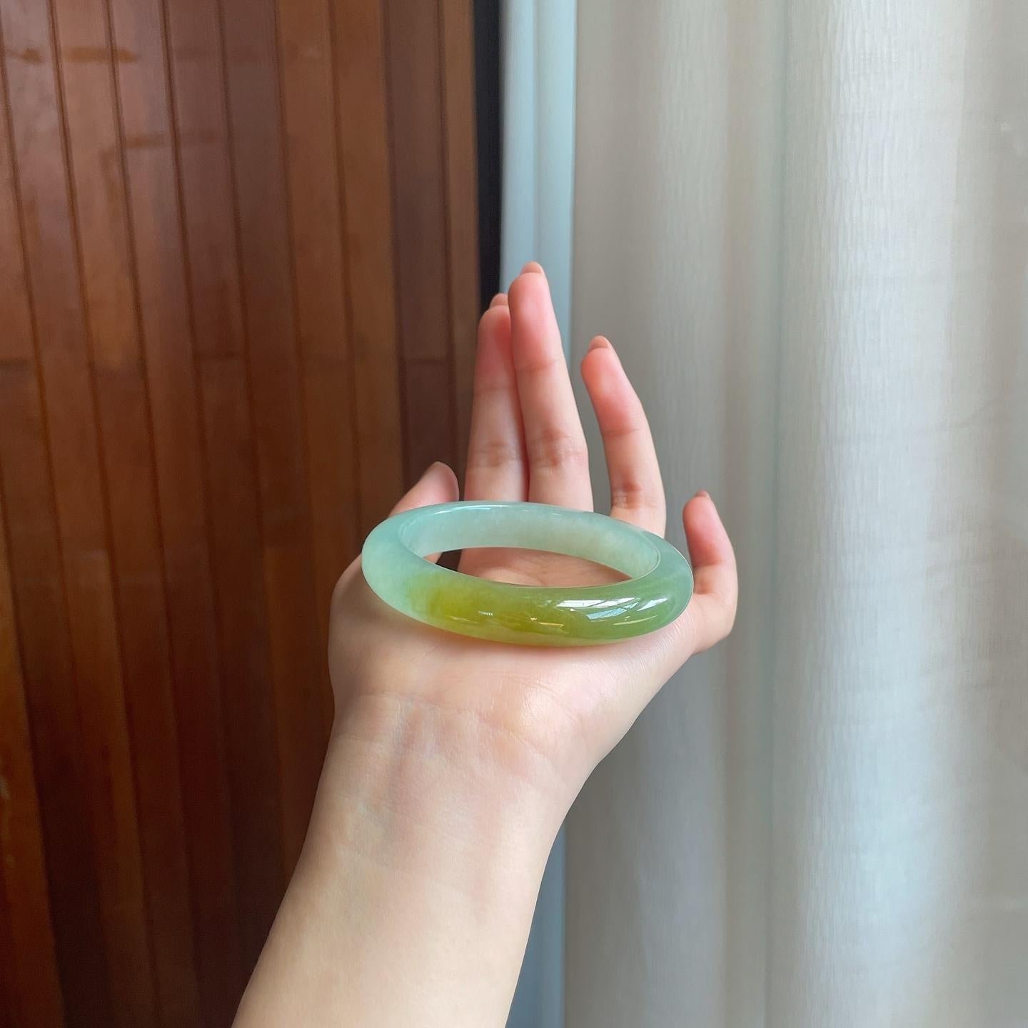 冰种晴底带黄翡翡翠平安镯（55.7mm)（yc329492）