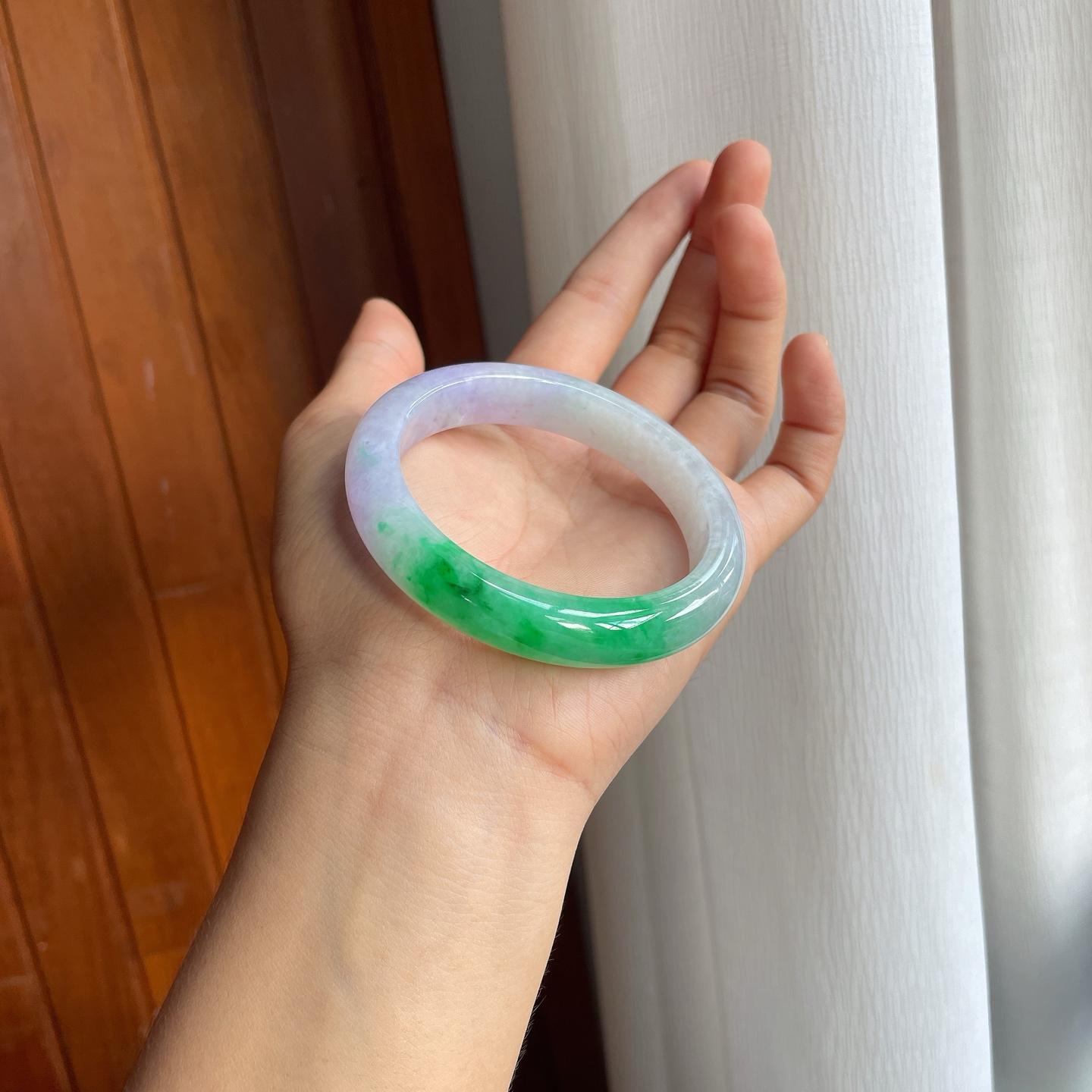 糯冰春带彩翡翠平安镯（56mm）（yc225096）