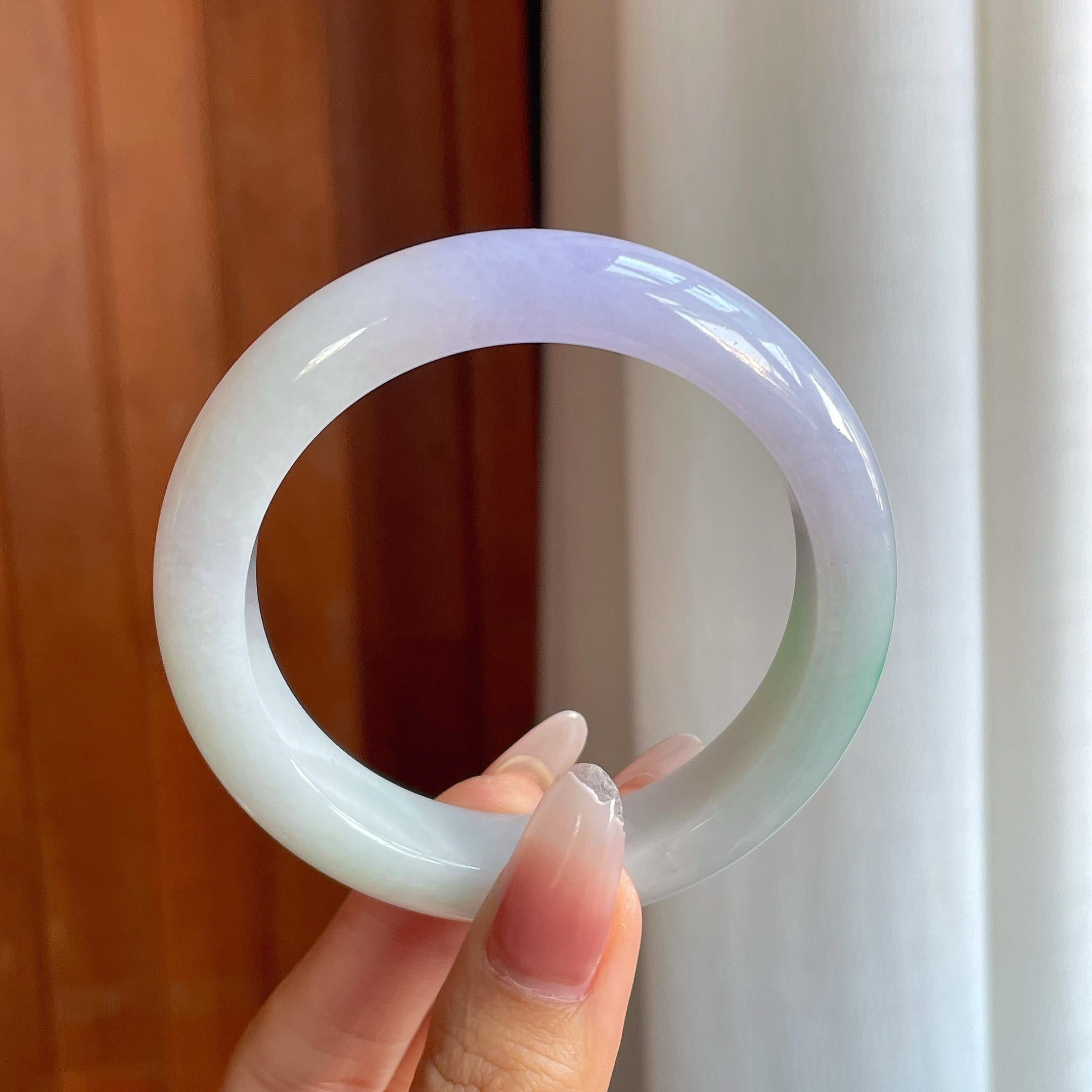 糯冰春带彩翡翠平安镯（57.5mm）（yc310368）