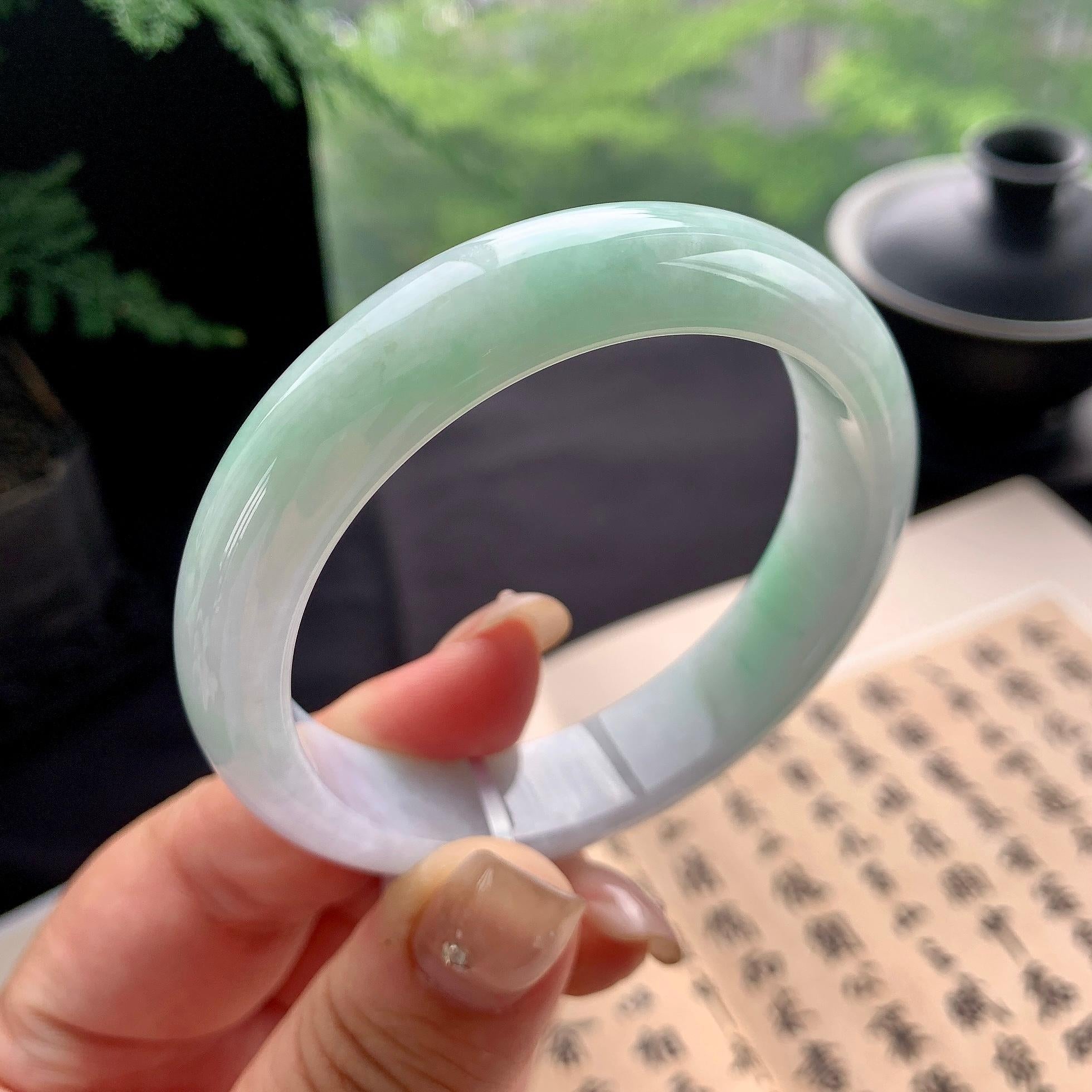 细糯种淡晴底飘绿正圈平安镯 54圈口 天然缅甸A货翡翠（yc473065）