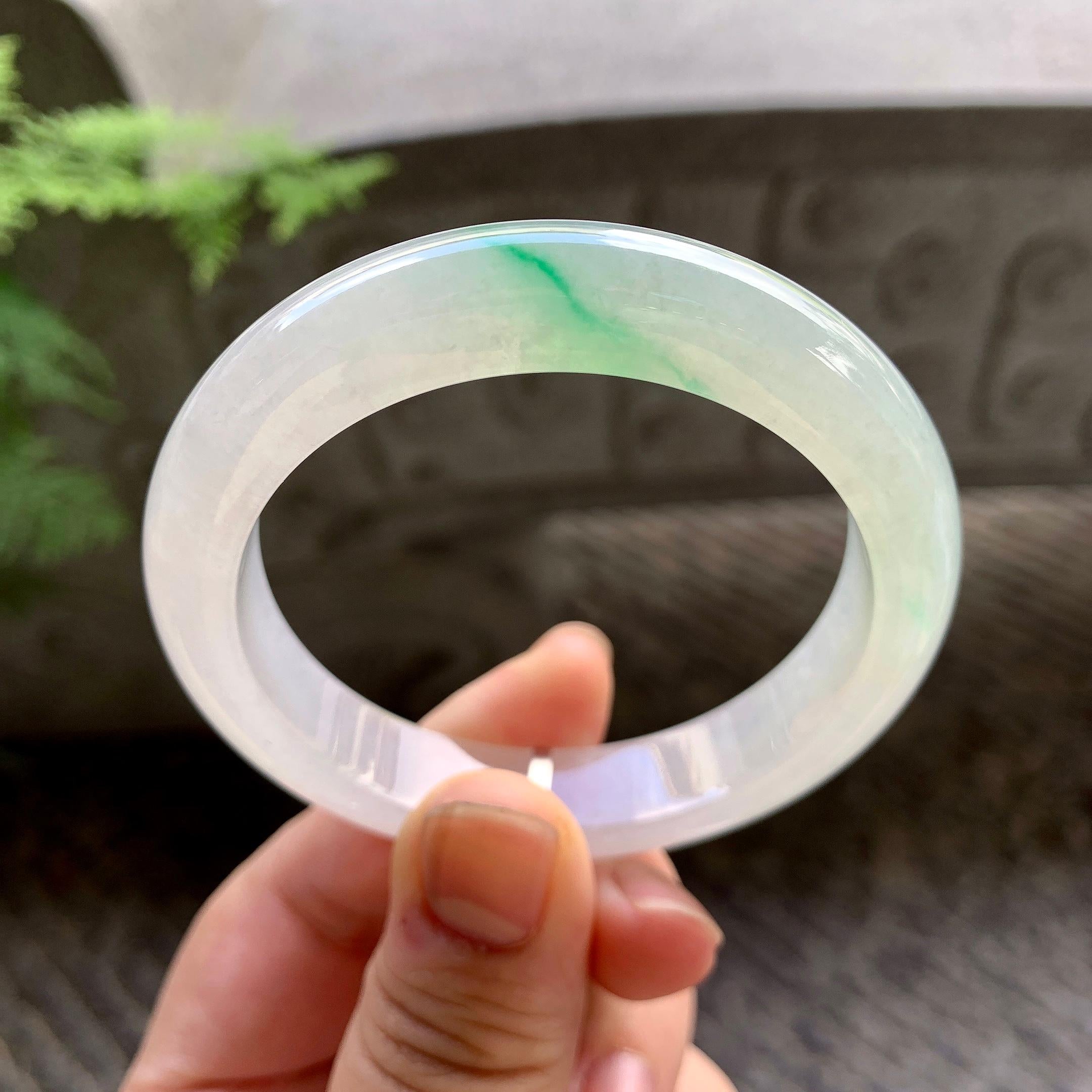 糯冰种飘绿平安镯（52mm）（yc202372）