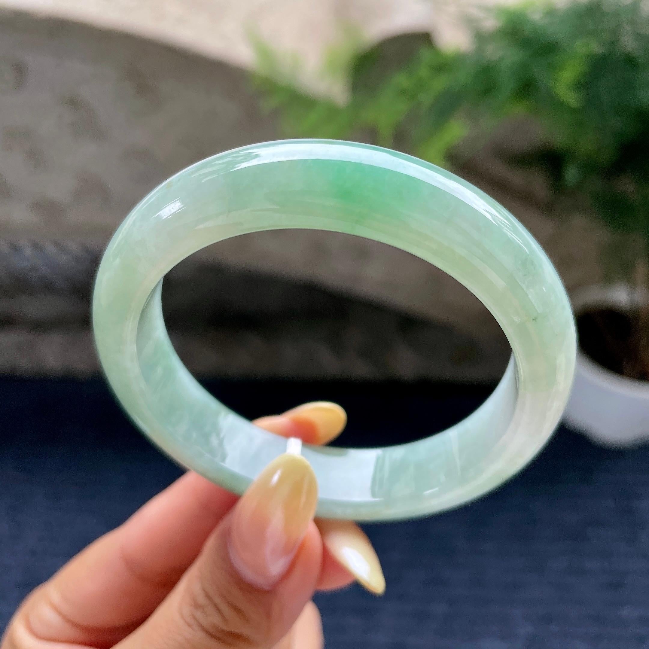 细糯种带底色飘绿花正圈平安镯54.6圈 天然缅甸A货翡翠（yc489149）