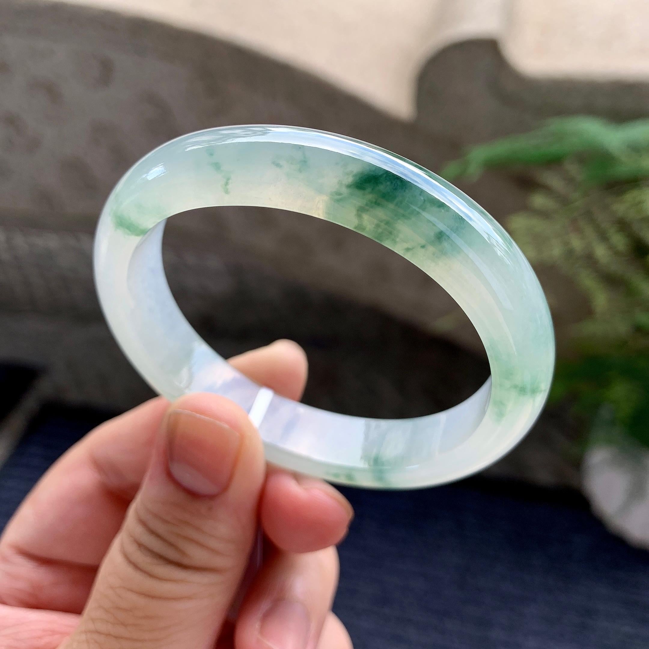 糯冰种飘花贵妃手镯（52.6mm）（yc226070）