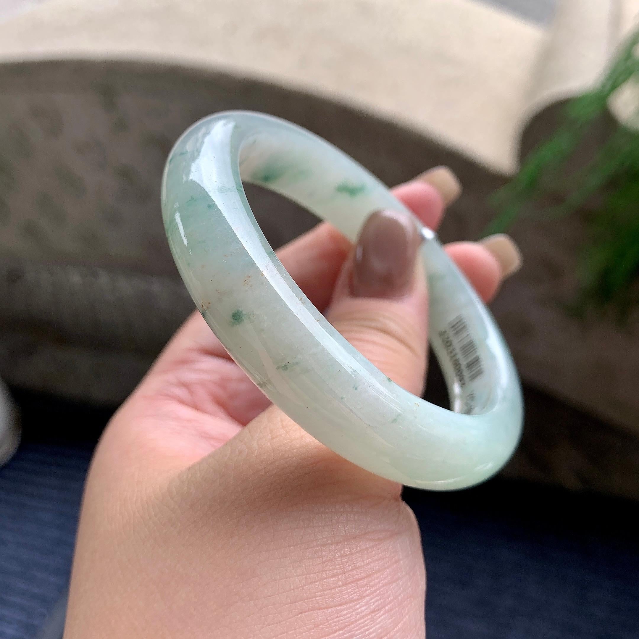 细糯种飘花正圈手镯56圈      天然缅甸A货翡翠（yc433655）