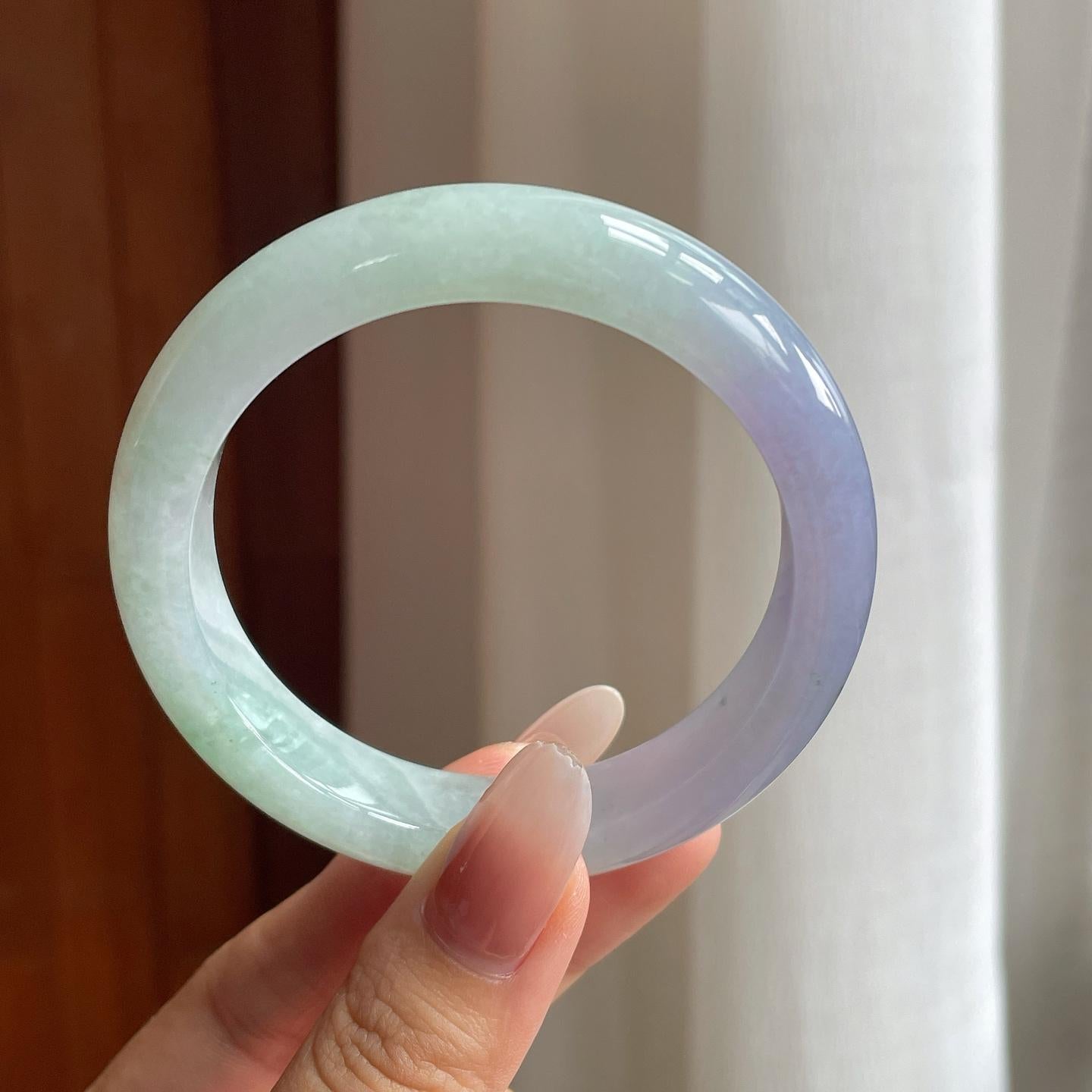 糯冰春带彩翡翠平安镯（56.4mm）（yc263535）