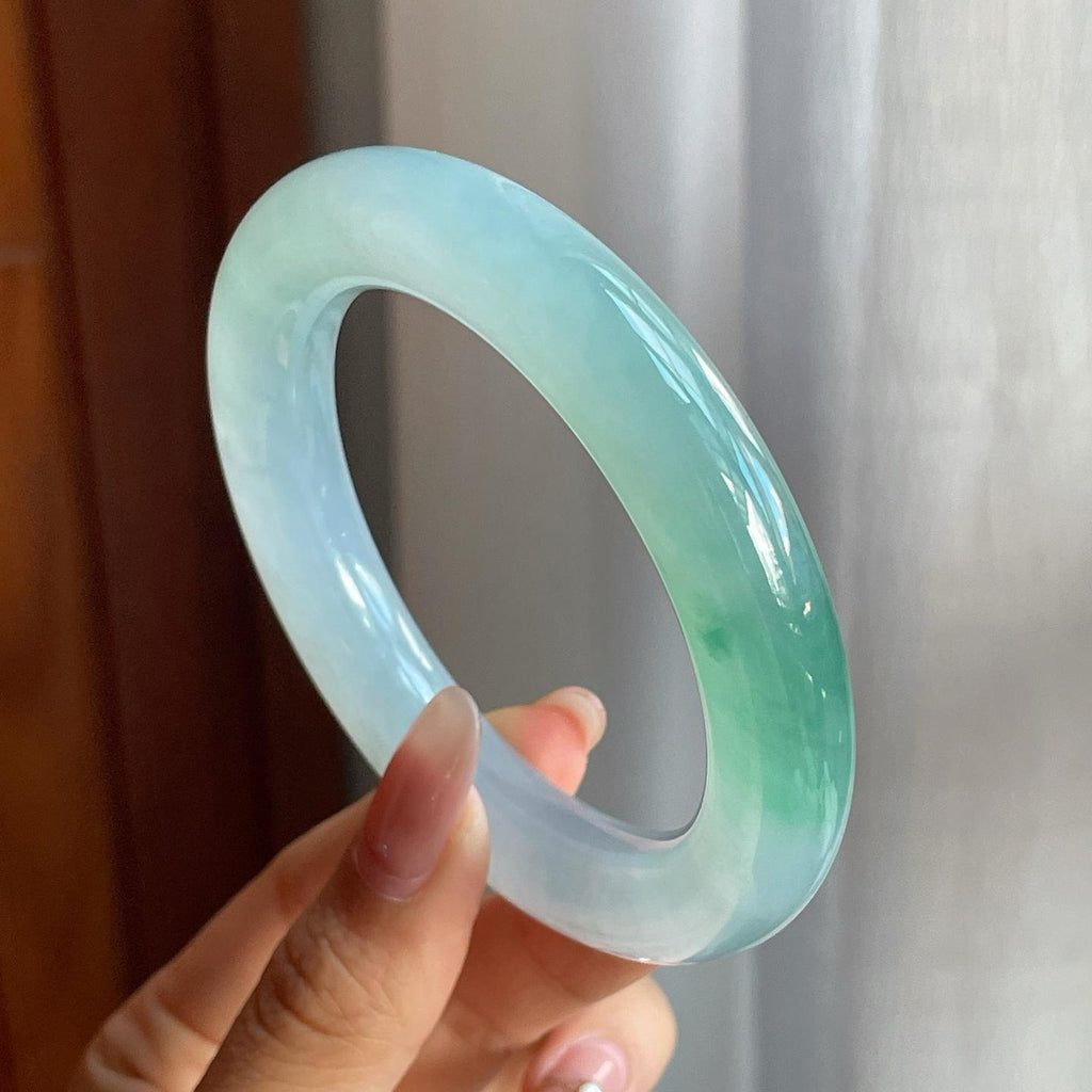 冰种飘绿花翡翠圆条手镯（55mm）（yc194195）
