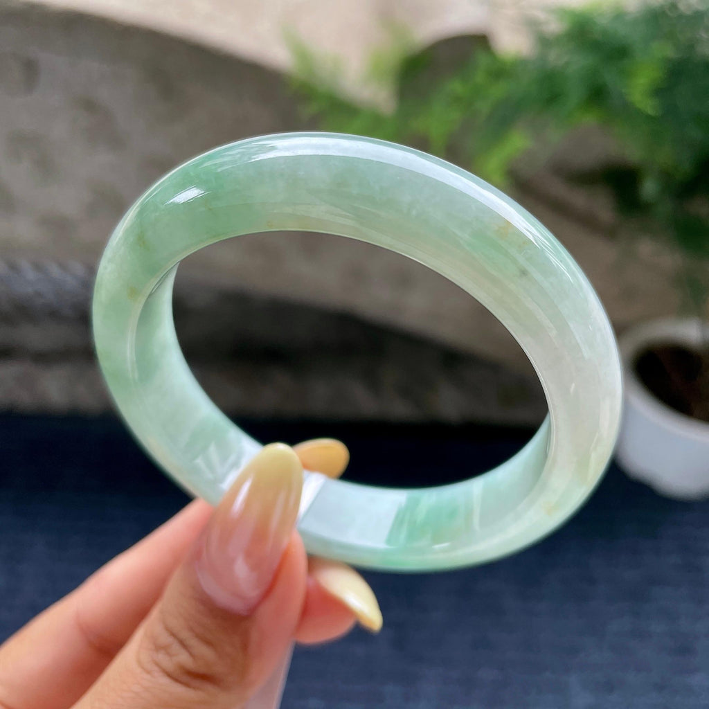 细糯种带底色飘绿花正圈平安镯54.6圈 天然缅甸A货翡翠（yc489149）