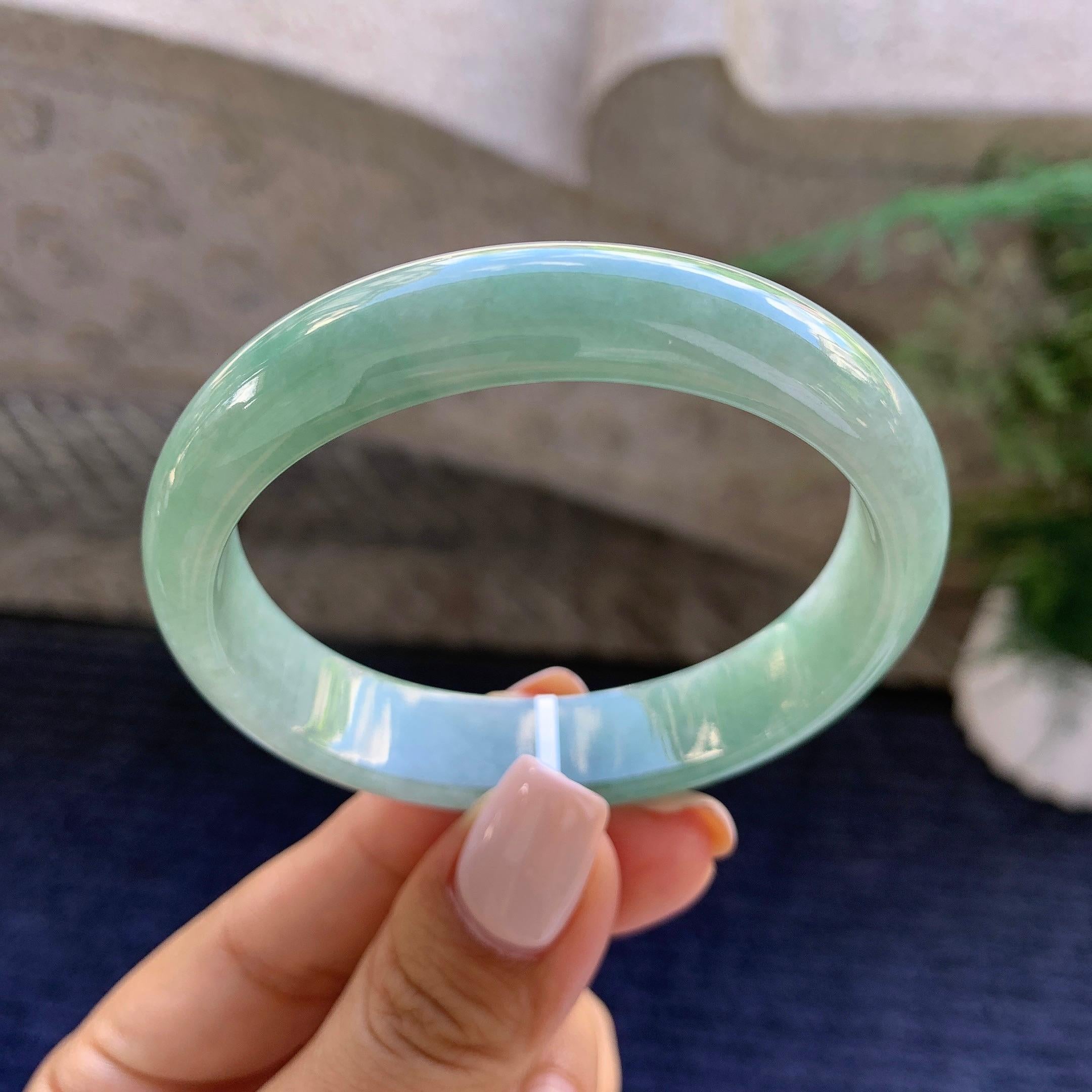 糯种晴底贵妃手镯（55.5mm）（yc223235）