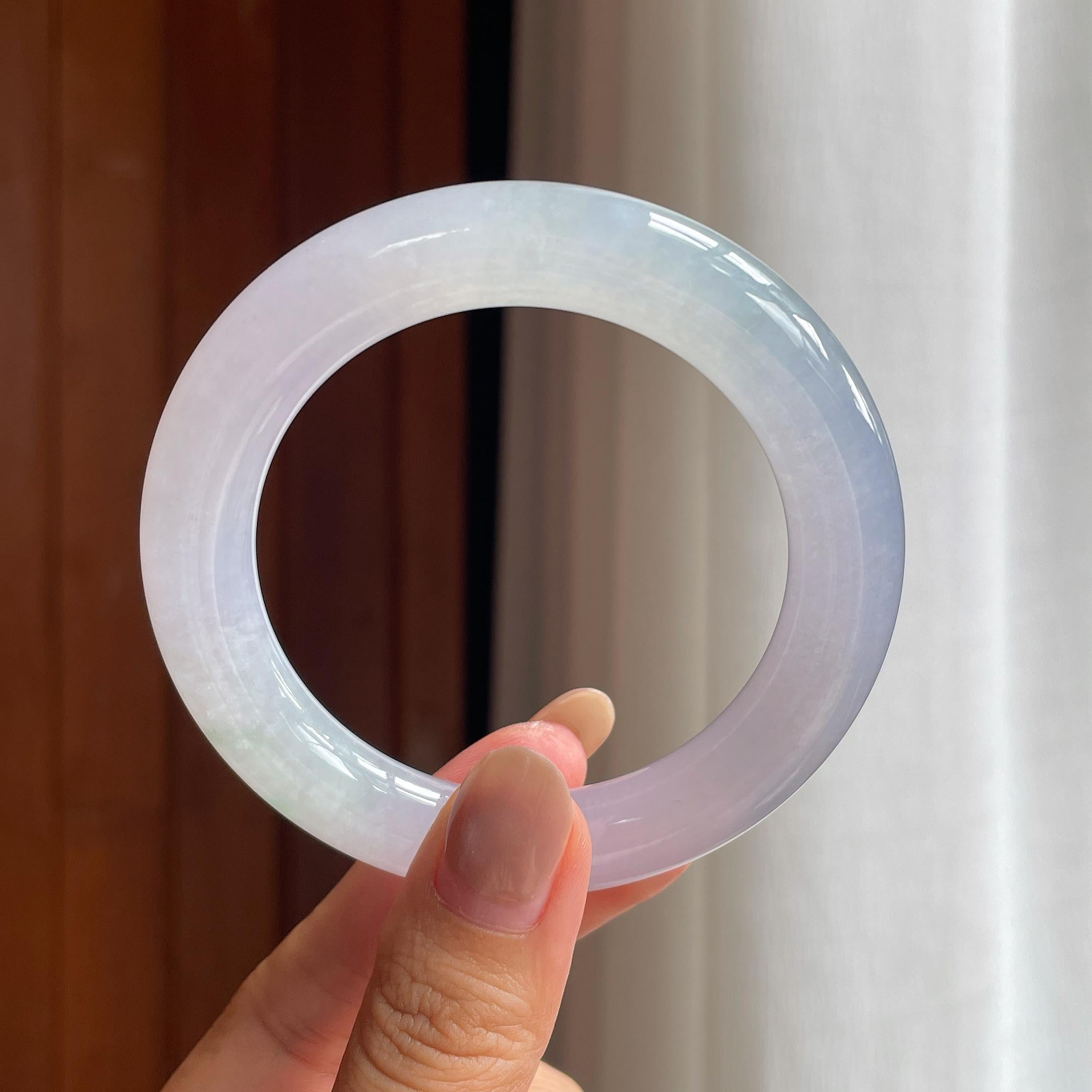 冰种淡春底翡翠圆条手镯（54.5mm）（yc424276）