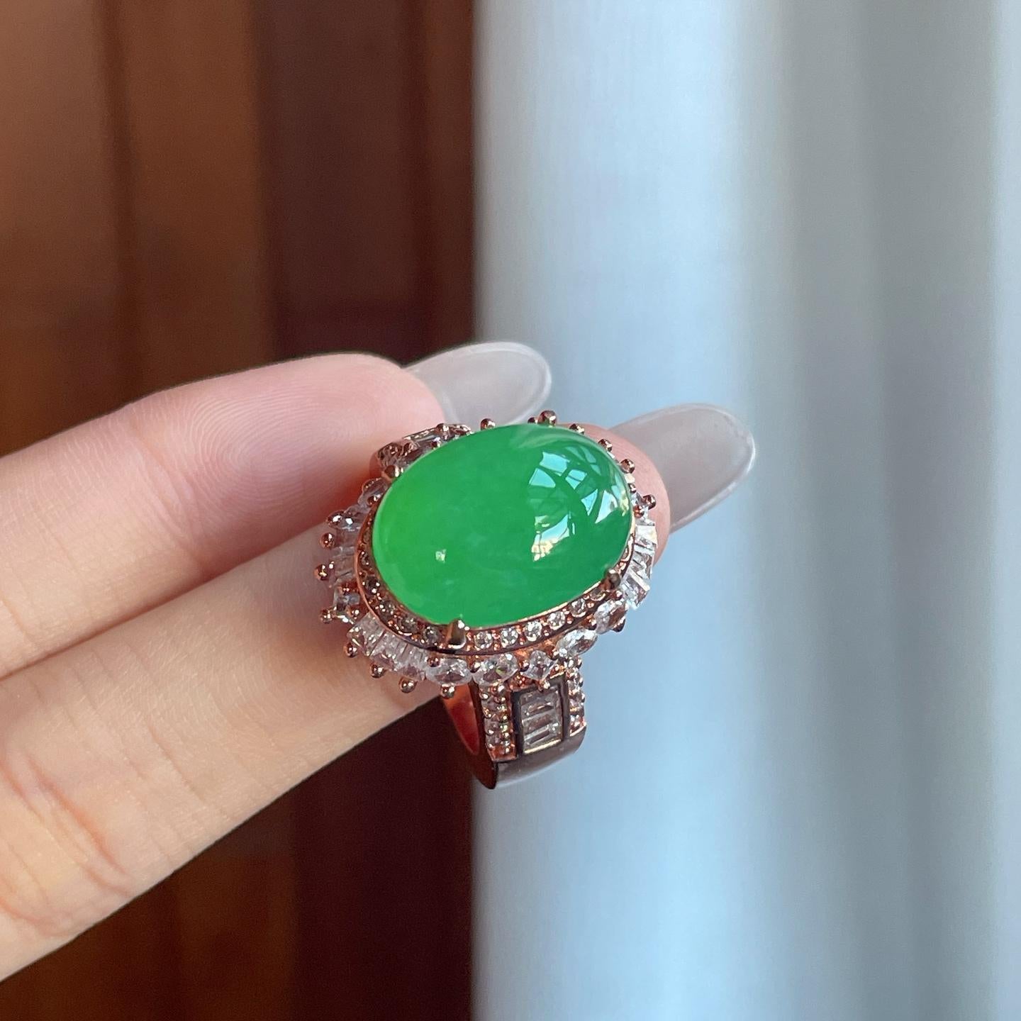 铜托糯冰晴绿底翡翠蛋面（yc265731）