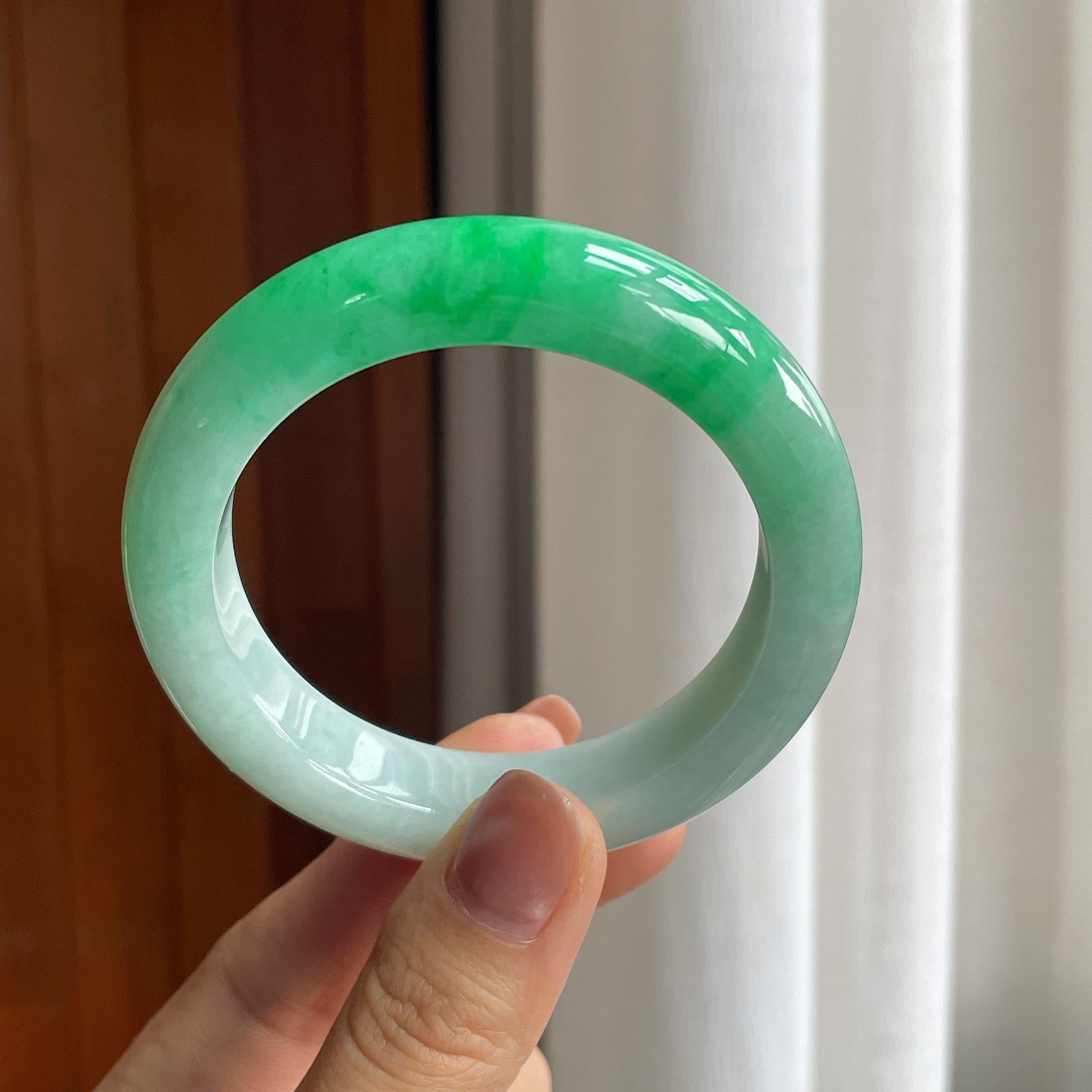 糯种带色翡翠平安镯（54mm）（yc286471）