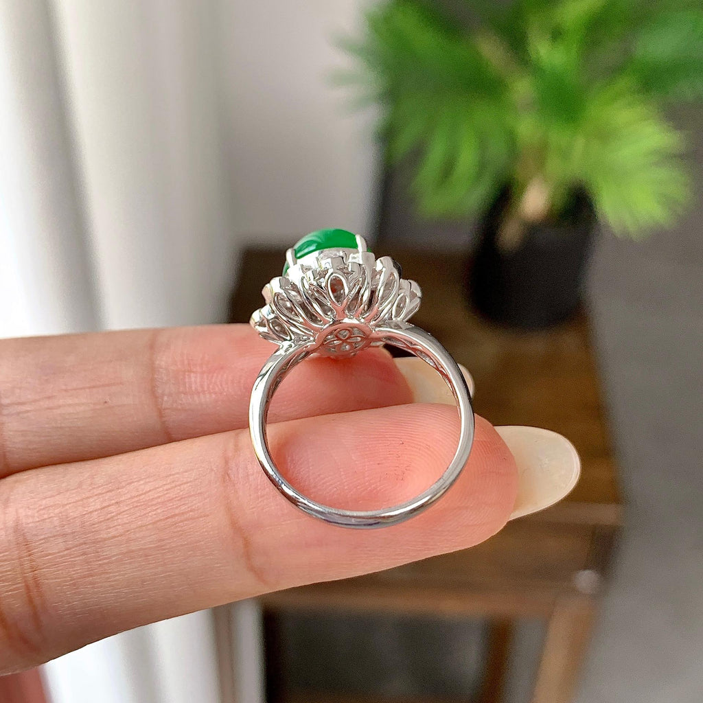 18k金钻镶糯冰种满绿蛋面戒指（yc255589）