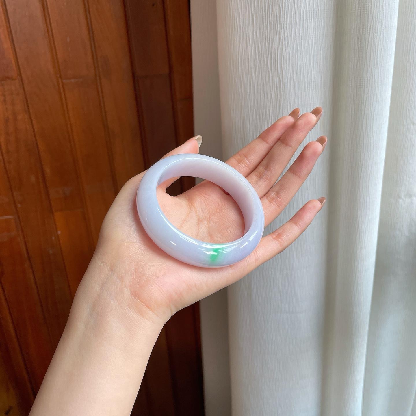 糯冰带色宽版翡翠平安镯（57mm）（yc365768）