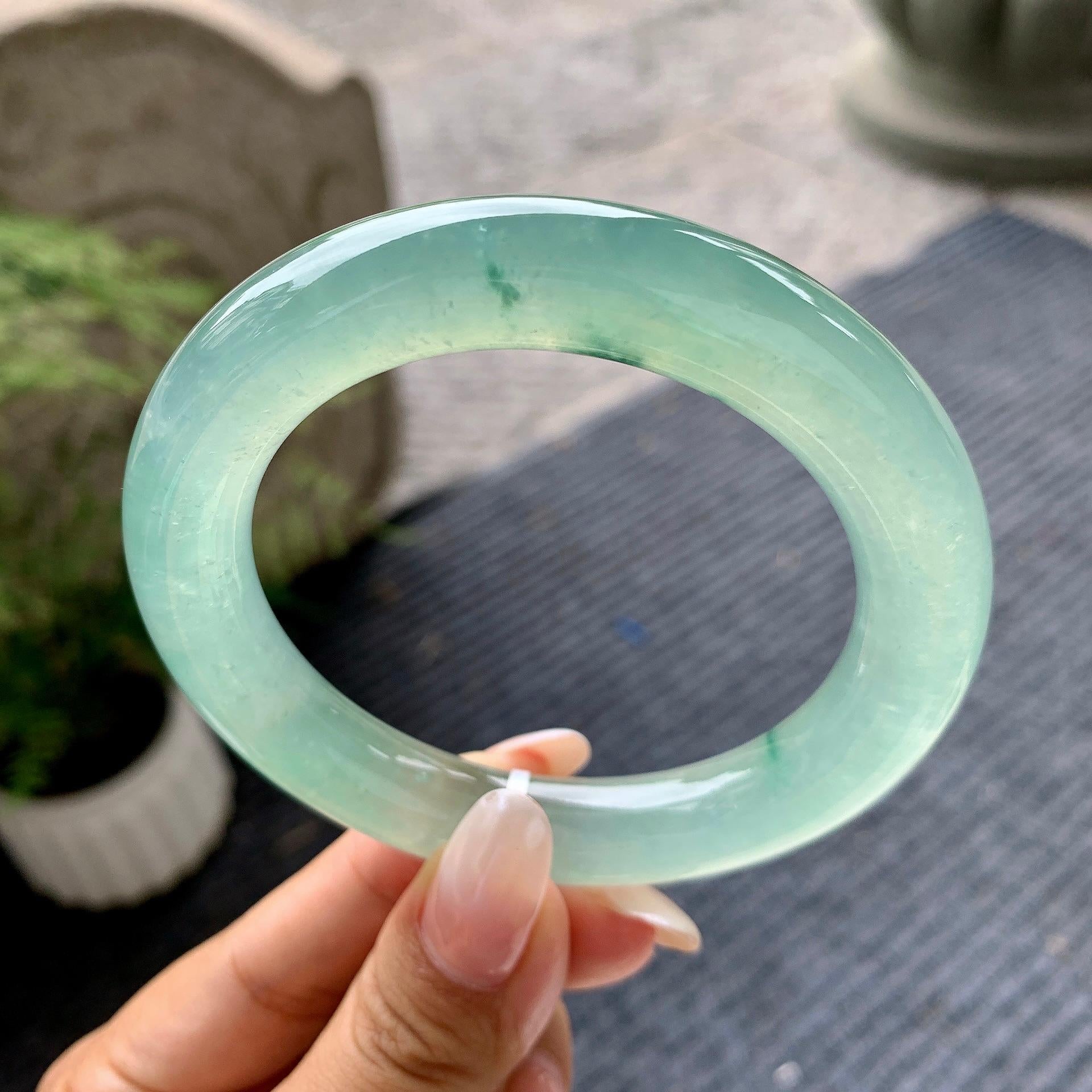 糯冰种晴水飘花圆条手镯（58.3mm）（yc196527）