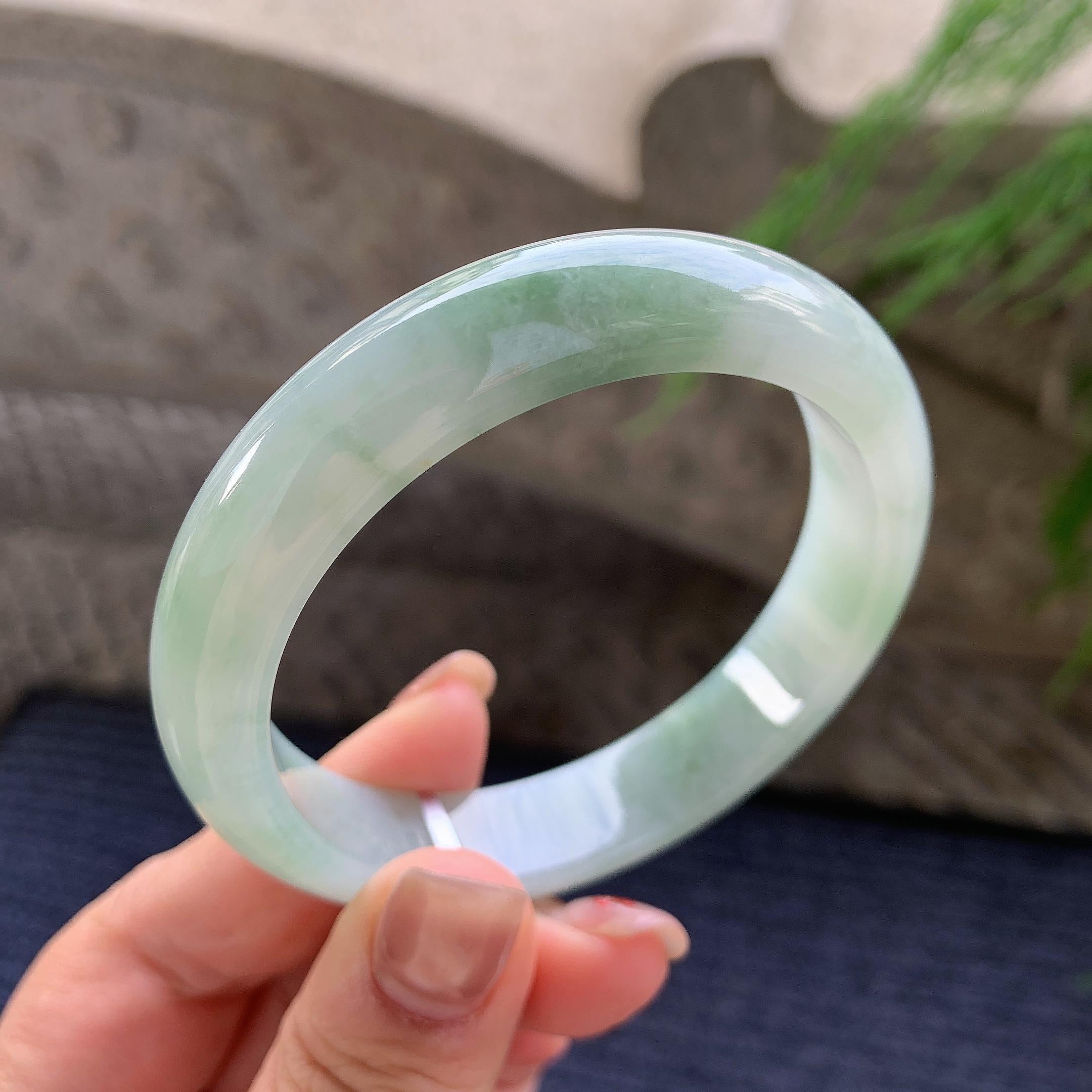 细糯种飘绿花正圈平安镯 56.8圈口 天然缅甸A货翡翠（yc350647）