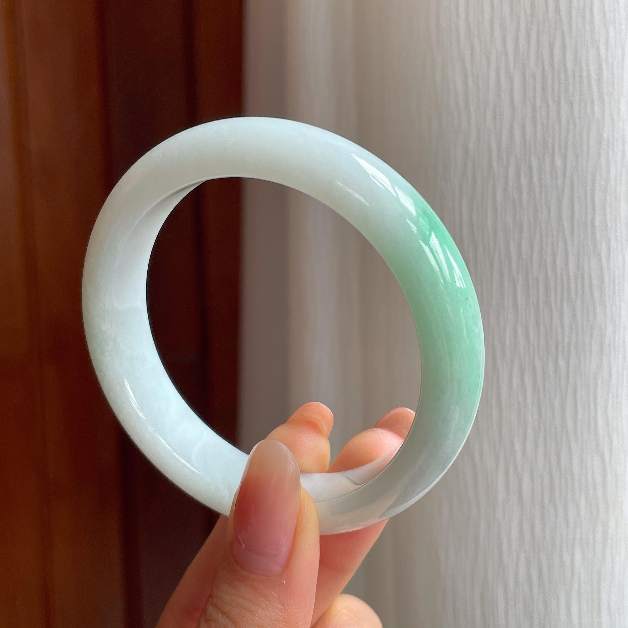 糯冰带色翡翠平安镯（54.6mm)（yc350449）