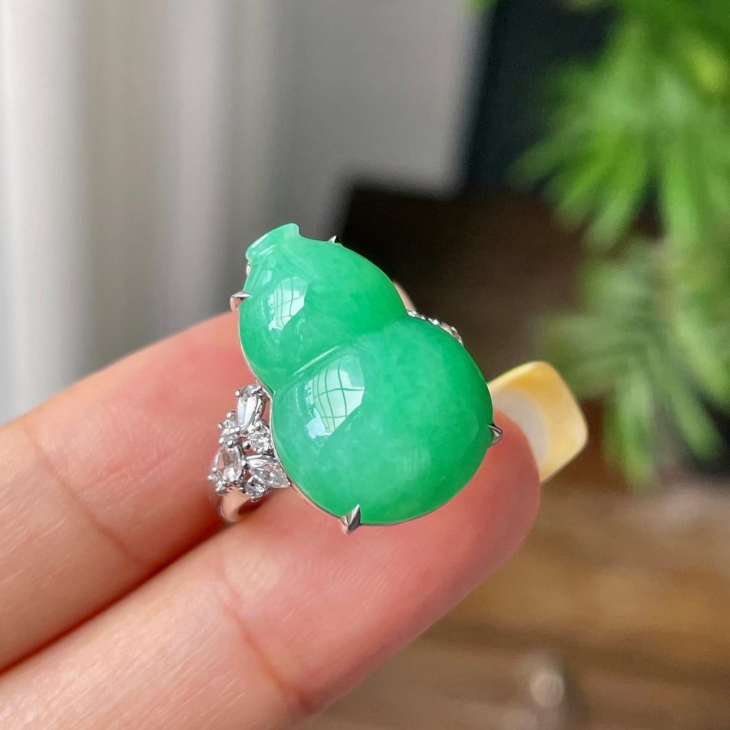 18k金钻镶细糯种满绿葫芦戒指      天然缅甸A货翡翠（yc384312）