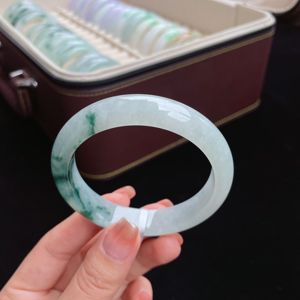 糯冰飘花正圈翡翠手镯（56mm）（yc017393）