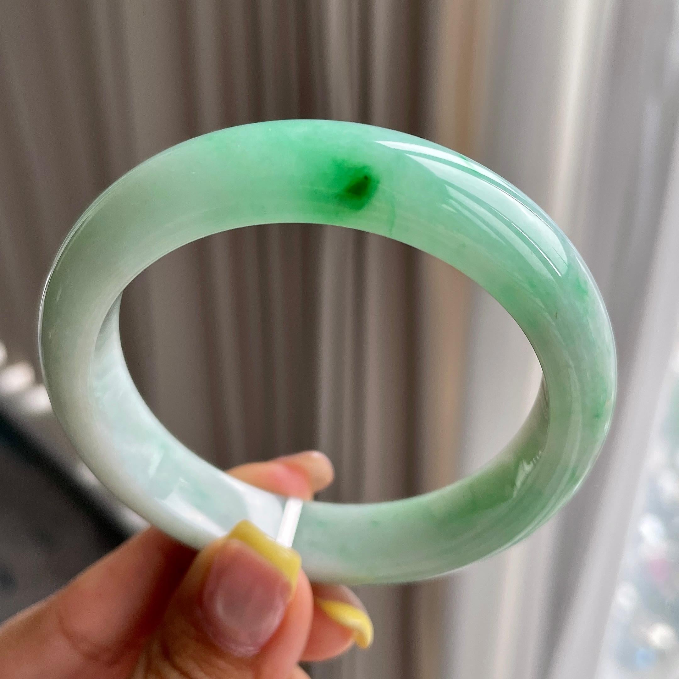 细糯种飘绿花正圈平安镯56.7圈      天然缅甸A货翡翠（yc371534）